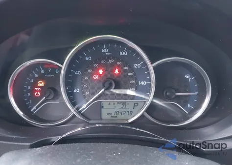 2016 Toyota Corolla Le z USA, uszkodzony, nr VIN 5YFBURHE2GP411191